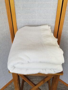 Faribo Satin Trim Blanket Ivory Queen Size Made in the USA Faribault, Minnesota